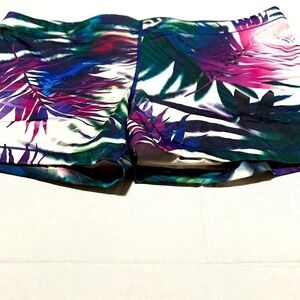 ROXY Women's Floral Workout Athletic Shorts XL NWOT